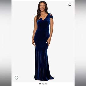 Betsy & Adam Long Velvet Sleeveless One Cold Shoulder Stretch Sheath Gown Navy